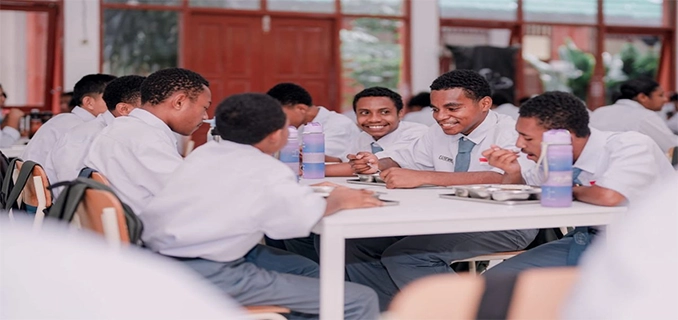 Kisah Alfius Dari Penjual Pinang ke Sekolah Gratis di Jayapura