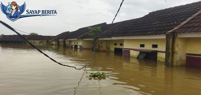 Banjir Rendam Perumahan Tangerang Ketinggian Air Capai 2 M