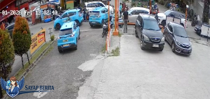 Taksi Listrik Tangerang Tabrak Resto Meluncur Tanpa Sopir